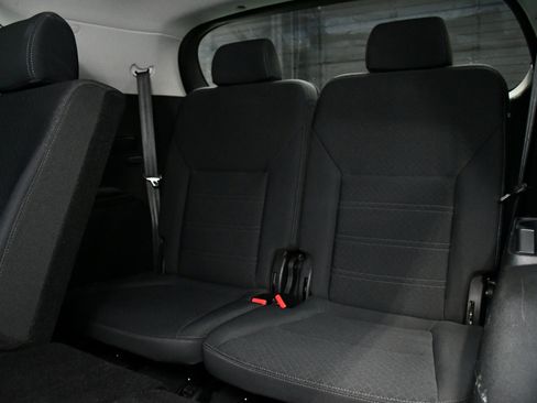 Used 2019 Kia Sorento LX image 32