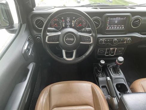 Used 2021 Jeep Wrangler Unlimited Sahara w/ Dual Top Group AWD/4WD image 12