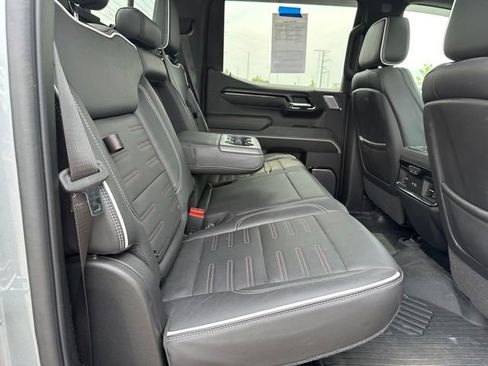 Used 2023 GMC Sierra 1500 AT4X image 9