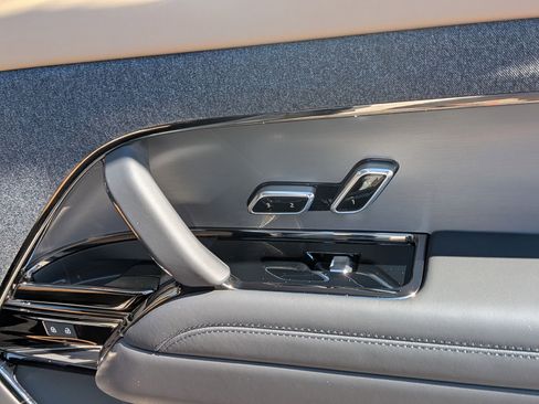 Used 2025 Land Rover Range Rover Sport Dynamic SE image 39