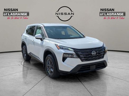New 2026 Nissan Rogue SV FWD image 7
