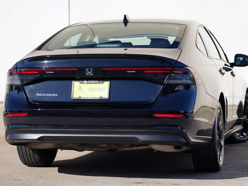 Used 2025 Honda Accord SE image 4