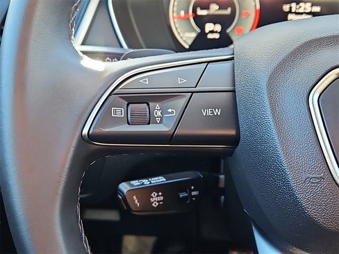 Certified 2025 Audi Q5 2.0T Premium Plus image 29