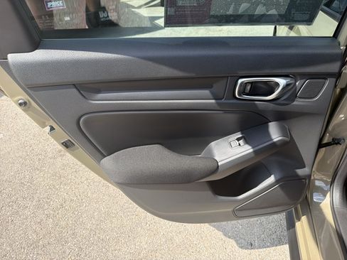 Used 2025 Honda Civic Sport image 17
