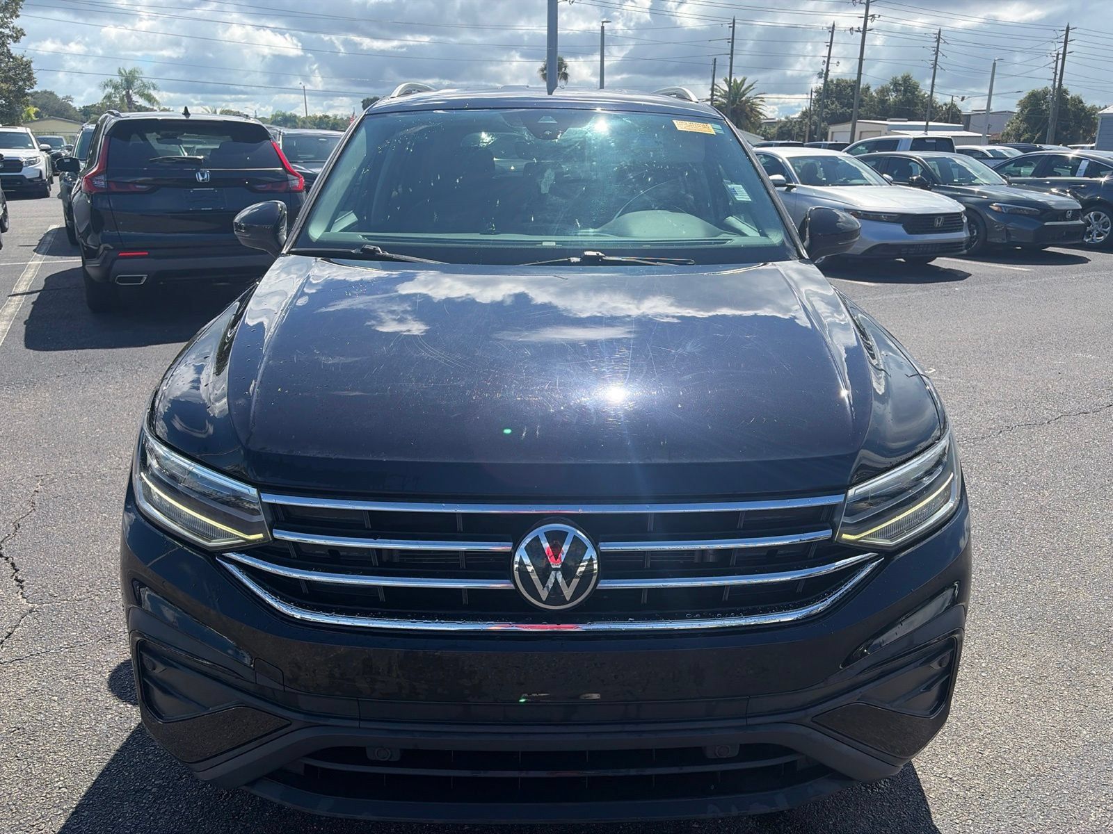 Used 2022 Volkswagen Tiguan SE FWD image 2