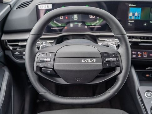 New 2026 Kia Sportage LX FWD image 17