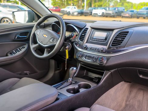 Used 2017 Chevrolet Impala LS FWD image 8