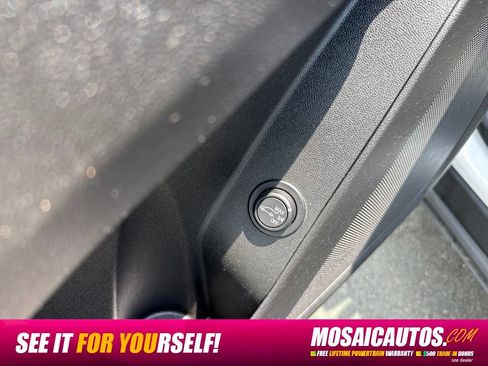 Used 2019 Chevrolet Equinox LT AWD/4WD image 27