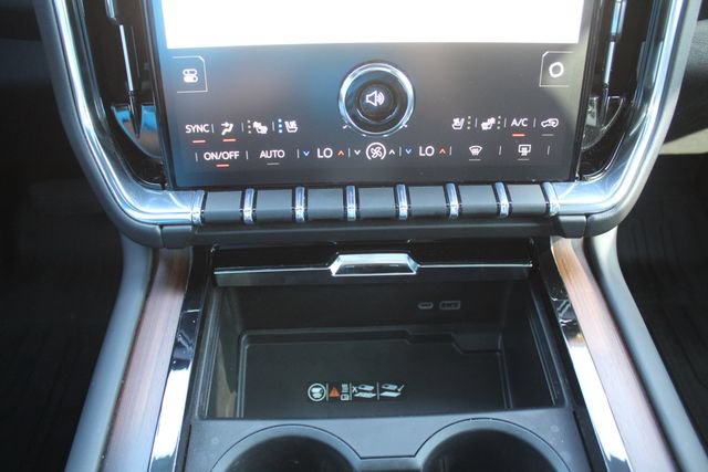 Used 2025 GMC Yukon Denali w/ Denali Reserve Package AWD/4WD image 34
