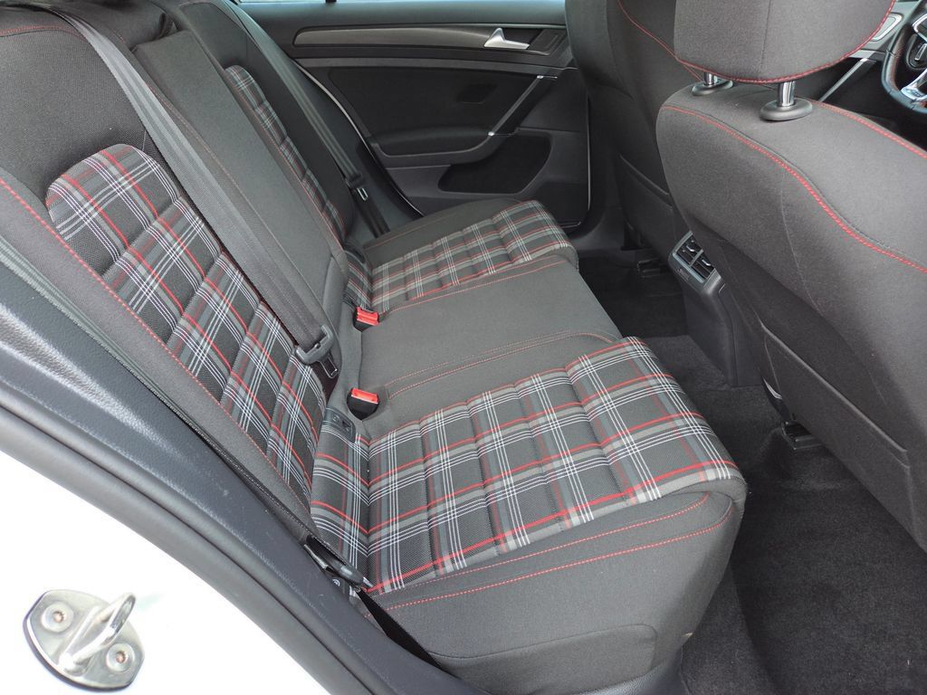 Used 2019 Volkswagen Golf 4-Door FWD image 25