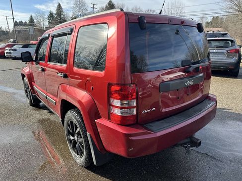 Used 2012 Jeep Liberty Sport image 4