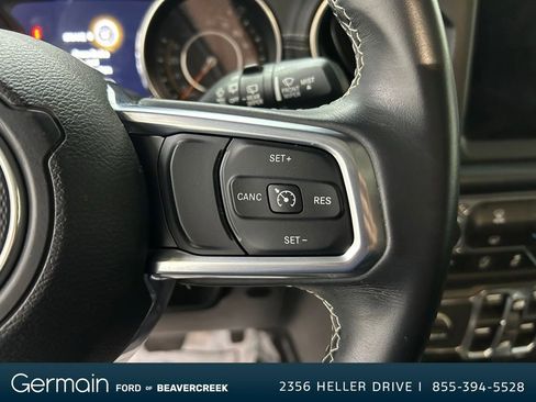 Used 2019 Jeep Wrangler Unlimited Sahara image 22