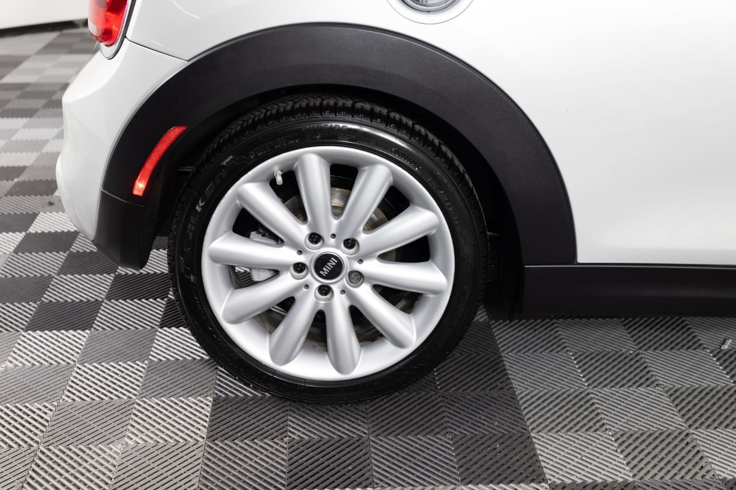 Used 2017 MINI Cooper S FWD image 32