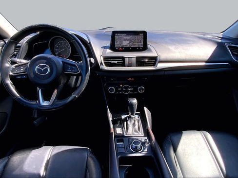 Used 2018 MAZDA MAZDA3 Touring FWD image 14