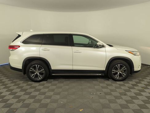 Used 2019 Toyota Highlander Plus image 8