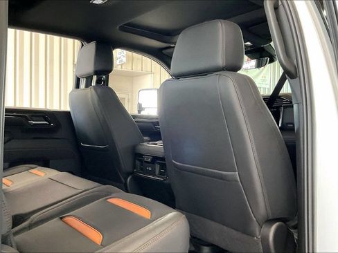 Used 2025 GMC Sierra 2500 AT4 w/ AT4 Premium Plus Package AWD/4WD image 19