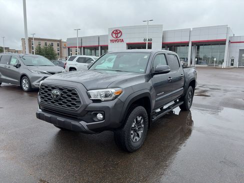 Certified 2022 Toyota Tacoma TRD Off-Road AWD/4WD image 1