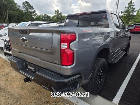 Used 2022 Chevrolet Silverado 1500 LT Trail Boss w/ LT Trail Boss Premium Package AWD/4WD image 9