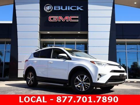 Used 2018 Toyota RAV4 XLE image 1