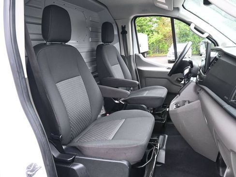 Used 2022 Ford Transit 250 Low Roof AWD image 23