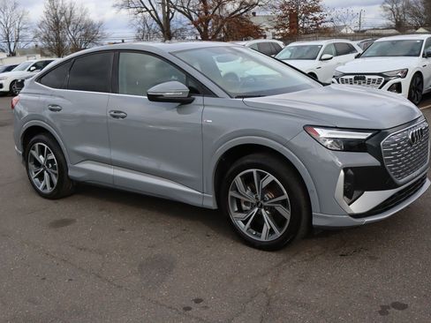 Used 2023 Audi Q4 e-tron Premium Plus w/ Premium Plus image 3