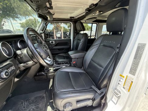 Used 2020 Jeep Wrangler Unlimited Sahara AWD/4WD image 26