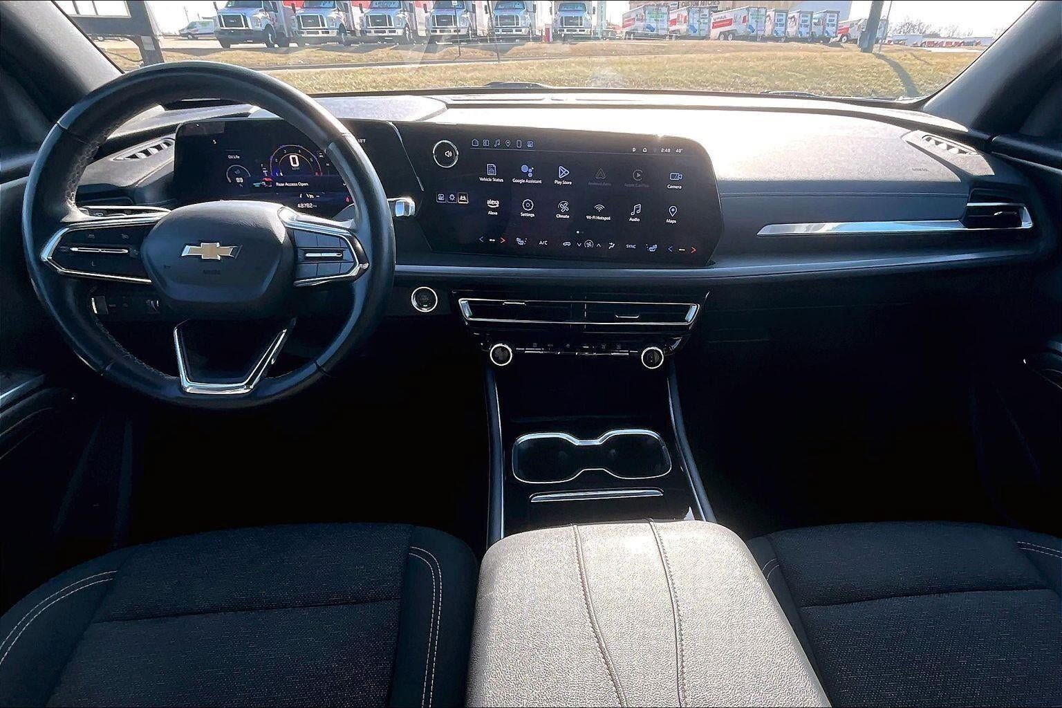Used 2024 Chevrolet Traverse LT FWD image 29