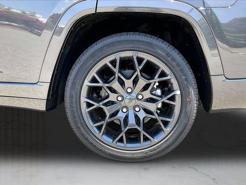 New 2026 Jeep Grand Cherokee L Summit w/ Obsidian Package AWD/4WD image 37