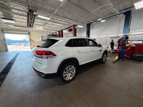 Used 2023 Volkswagen Atlas Cross Sport SE w/ Panoramic Sunroof Package AWD/4WD image 14