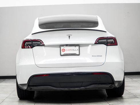 Used 2023 Tesla Model Y Performance AWD/4WD image 12