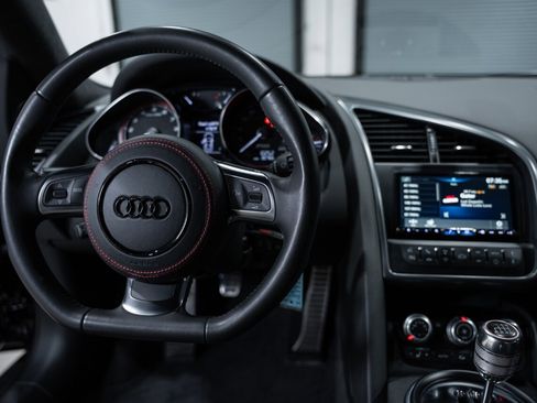 Used 2011 Audi R8 V10 AWD/4WD image 46