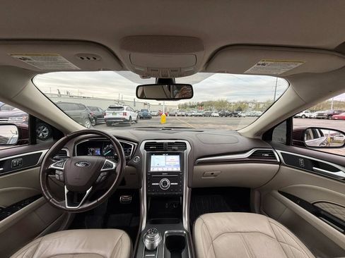 Used 2017 Ford Fusion Platinum FWD image 27