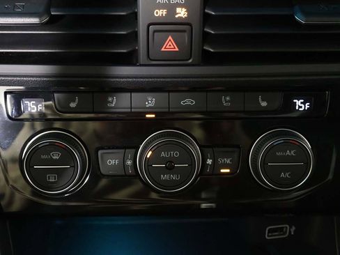 Used 2019 Volkswagen Jetta SEL Premium image 51