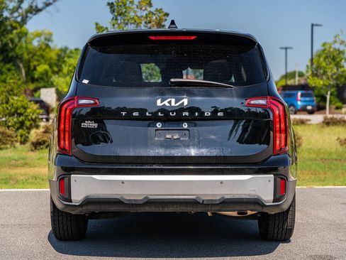 Used 2024 Kia Telluride LX FWD image 5
