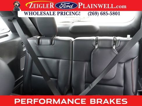 Used 2025 Ford Explorer ST-Line w/ ST-Line Street Pack image 9