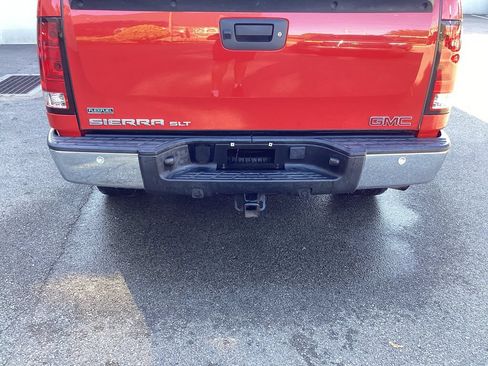 Used 2011 GMC Sierra 1500 SLT w/ SLT Convenience Package AWD/4WD image 22