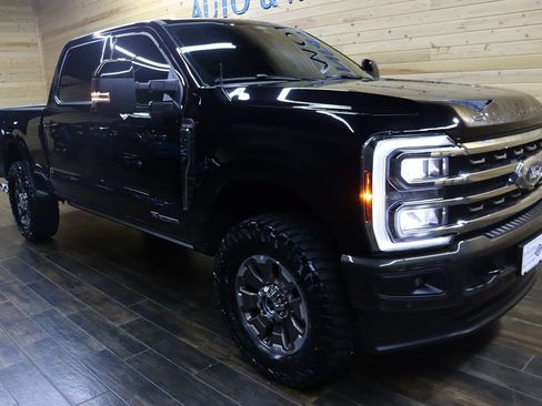 Used 2025 Ford F250 King Ranch w/ FX4 Off-Road Package AWD/4WD image 2