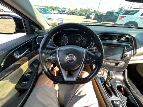 Used 2017 Nissan Maxima Platinum FWD image 30