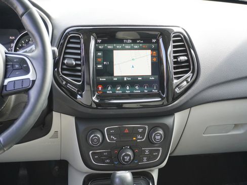 Used 2017 Jeep Compass Limited image 17