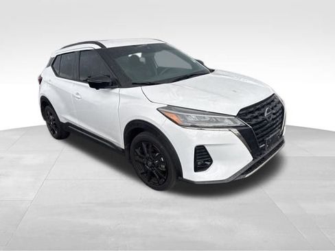 Used 2021 Nissan Kicks SR image 4