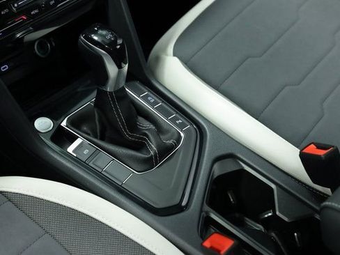 New 2025 Volkswagen Taos SE image 26