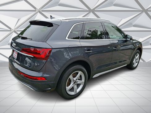 Used 2023 Audi Q5 2.0T Premium w/ Convenience Package AWD/4WD image 11