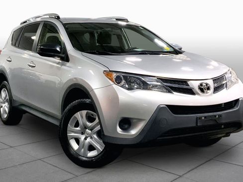 Used 2015 Toyota RAV4 LE AWD/4WD image 3