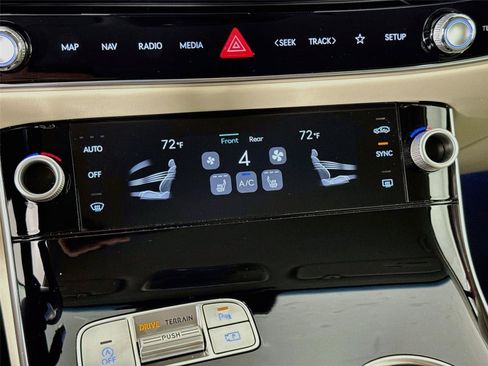 New 2027 Genesis GV70 2.5T AWD/4WD image 17