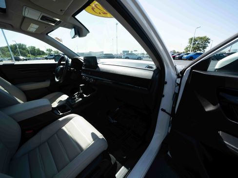 Used 2025 Honda CR-V EX-L image 26