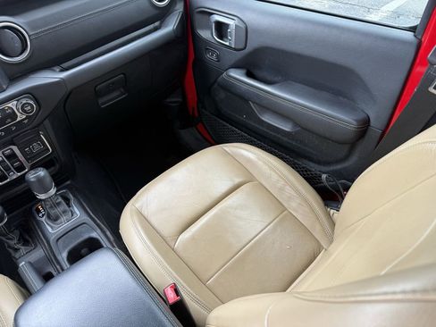 Used 2018 Jeep Wrangler Unlimited Sahara image 24