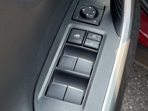 Used 2020 Toyota RAV4 Limited AWD/4WD image 32