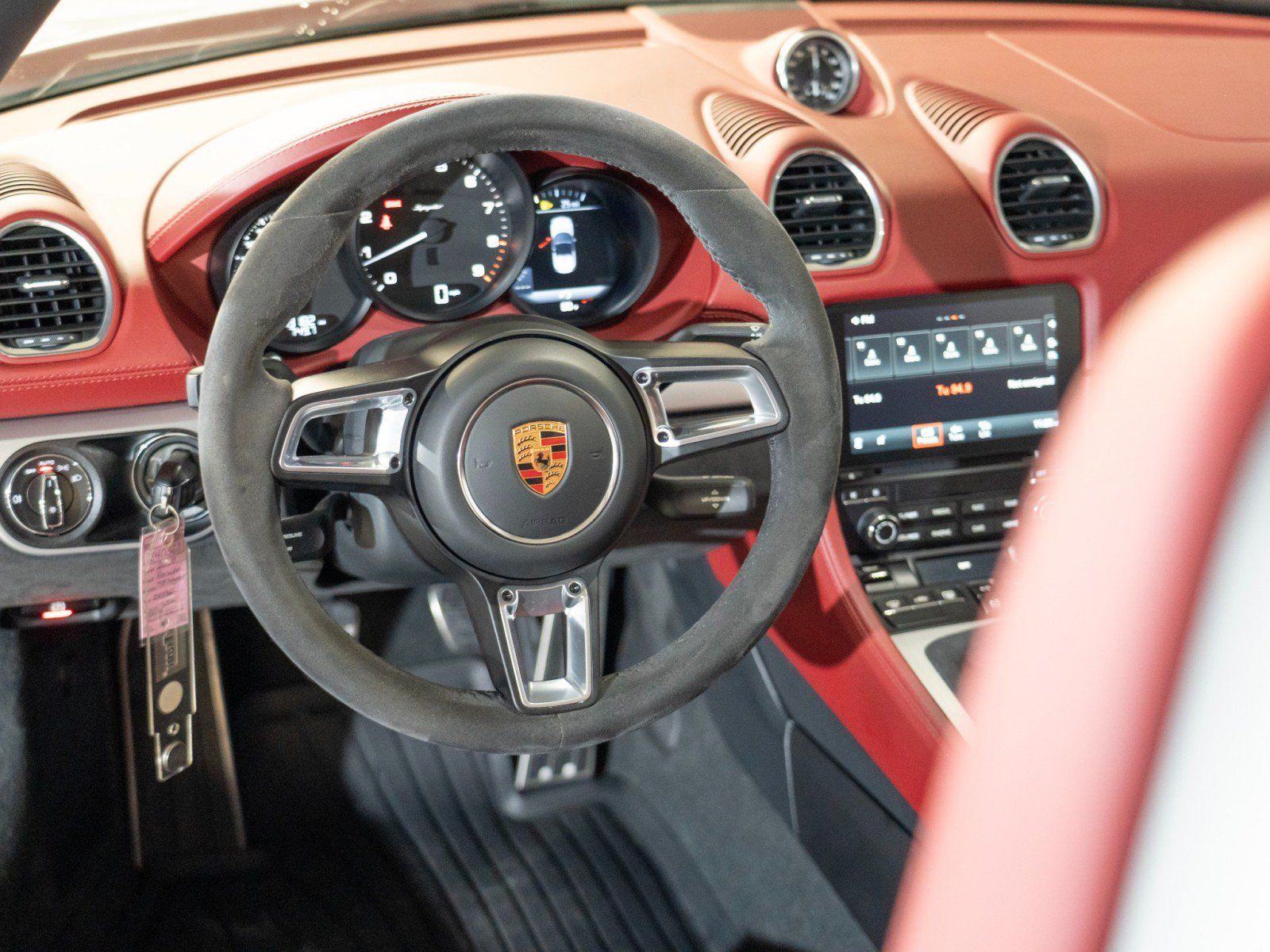 Certified 2020 Porsche 718 Boxster Spyder RWD image 18