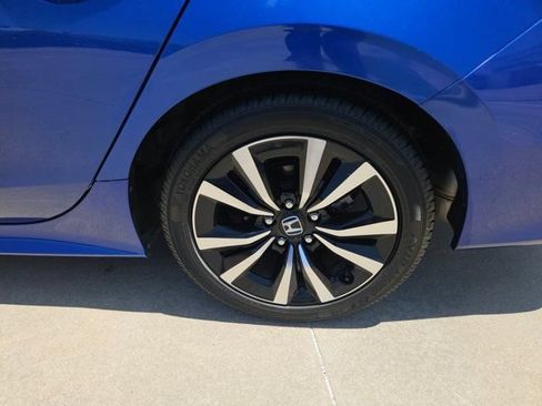 Used 2022 Honda Civic EX image 9