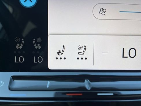 Used 2024 Volkswagen Atlas SE image 14